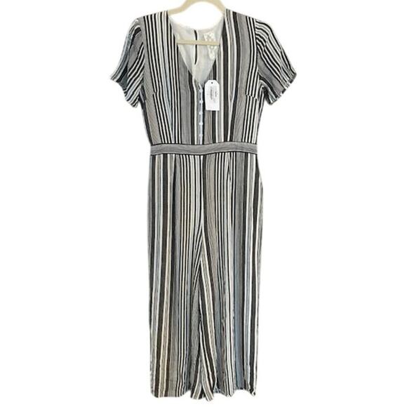 Sadie & Sage V-neck Black and White Striped Lined Jumpsuit, size Small - Picture 1 of 7